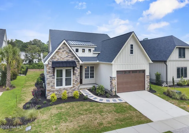 Photo 3 of Single family home for sale at 321 Preservation Point Ave, Wilmington, NC 28401 | MLS# 100600493 | Listing updated on 2026-09-07