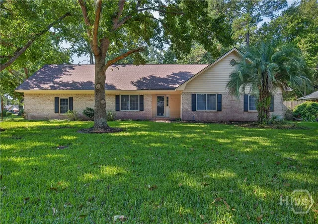 Single family home for sale at 297 Boyd Dr, Richmond Hill, GA 31324 | MLS# SA364571