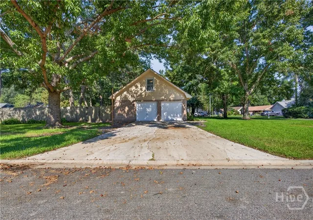 Photo 2 of Single family home for sale at 297 Boyd Dr, Richmond Hill, GA 31324 | MLS# SA364571 | Listing updated on 2026-09-15