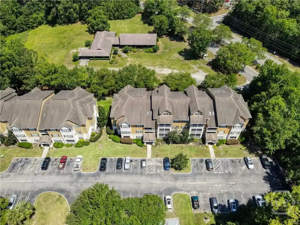 Listing Photo 2 - Condo for sale in 9102 Walden Park Dr located at 9102 Walden Park Dr, Savannah, GA 31410 - Unit 9102 Walden Park Dr