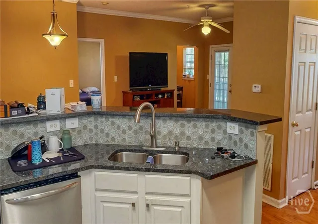 Listing Photo 5 - Condo for sale in building located at 9102 Walden Park Dr, Savannah, GA 31410