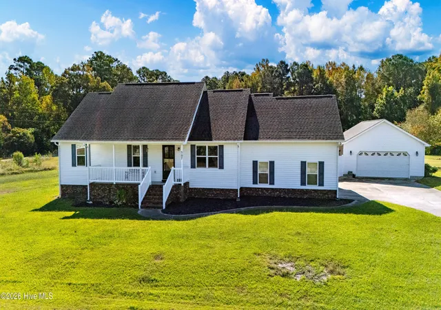 Photo 1 of Single family home for sale at 307 Juanita Ln, New Bern, NC 28560 | MLS# 100606691 | Listing updated on 2026-10-29