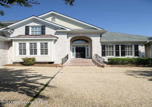 Photo 3 of Single family home for sale at 2109 Bay Colony Ln, Wilmington, NC 28405 | MLS# 100601319 | Listing updated on 2026-09-10