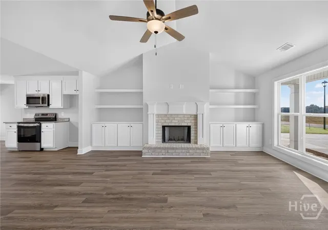 Photo 4 of Single family home for sale at 408 Seashell Ct #14, Statham, GA 30666 | MLS# CL362867 | Listing updated on 2026-10-29
