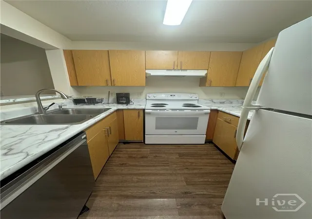 Listing Photo 4 - Condo for sale in building located at 211 N Ave, Athens, GA 30601 - Unit #1322