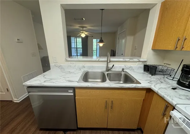 Listing Photo 5 - Condo for sale in building located at 211 N Ave, Athens, GA 30601 - Unit #1322