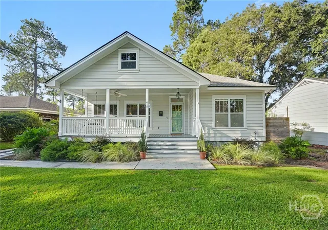 Photo 1 of Single family home for sale at 415 E 58th Street, Savannah, GA 31405 | MLS# SA363812 | Listing updated on 2026-09-16