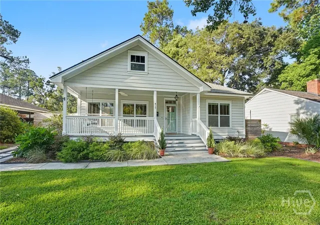 Photo 2 of Single family home for sale at 415 E 58th Street, Savannah, GA 31405 | MLS# SA363812 | Listing updated on 2026-09-16