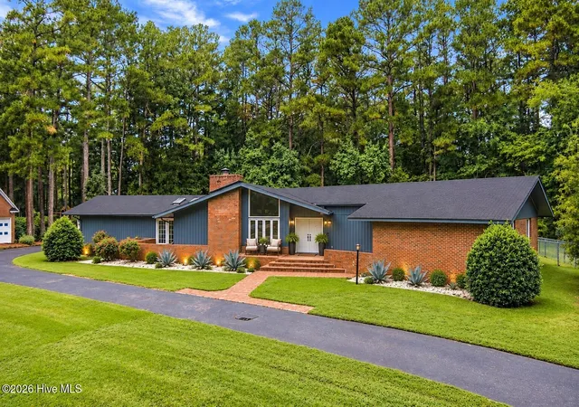 Photo 1 of Single family home for sale at 407 Bundy Ln, Laurinburg, NC 28352 | MLS# 100608606 | Listing updated on 2026-10-15