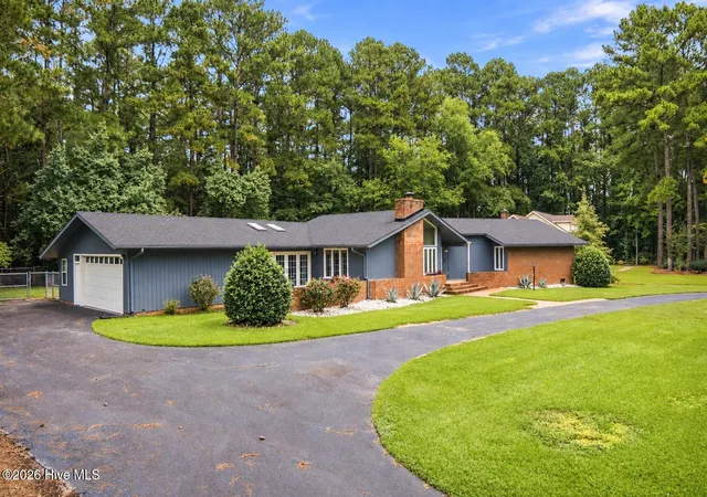 Photo 2 of Single family home for sale at 407 Bundy Ln, Laurinburg, NC 28352 | MLS# 100608606 | Listing updated on 2026-10-15