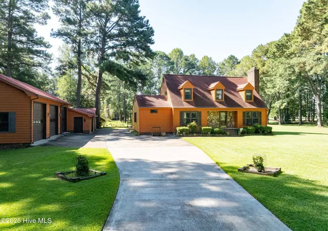 Photo 1 of Single family home for sale at 104 Sandpiper Bay Rd, Washington, NC 27889 | MLS# 100602081 | Listing updated on 2026-09-17