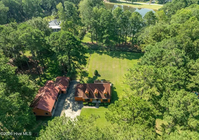 Photo 2 of Single family home for sale at 104 Sandpiper Bay Rd, Washington, NC 27889 | MLS# 100602081 | Listing updated on 2026-09-17