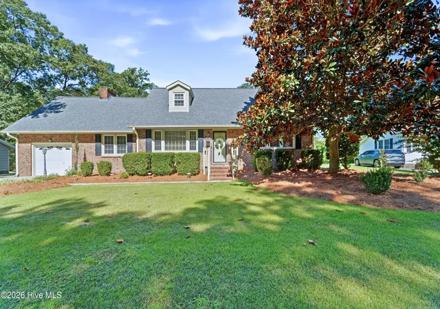 Photo 3 of Single family home for sale at 203 Brookview Dr, Jacksonville, NC 28540 | MLS# 100603104 | Listing updated on 2026-09-12