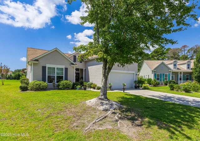 Photo 2 of Single family home for sale at 5019 Pierhead Ct, Southport, NC 28461 | MLS# 100603300 | Listing updated on 2026-09-16