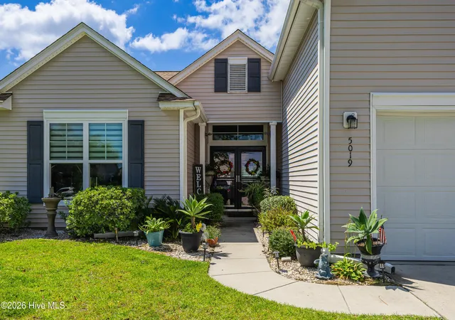 Photo 3 of Single family home for sale at 5019 Pierhead Ct, Southport, NC 28461 | MLS# 100603300 | Listing updated on 2026-09-16