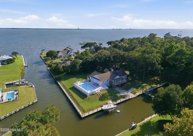 Photo 1 of Single family home for sale at 104 Sea Tr Ln, Newport, NC 28570 | MLS# 100601281 | Listing updated on 2026-09-30