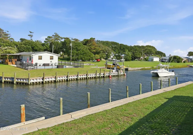 Photo 3 of Single family home for sale at 104 Sea Tr Ln, Newport, NC 28570 | MLS# 100601281 | Listing updated on 2026-09-30