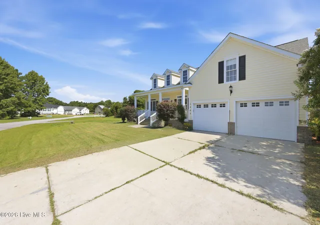 Photo 3 of Single family home for sale at 1203 Coral Reef Ct, New Bern, NC 28560 | MLS# 100602786 | Listing updated on 2026-09-12