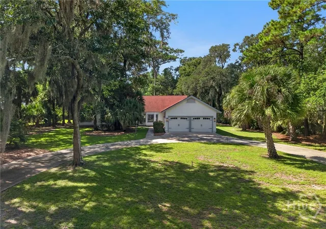 Photo 1 of Single family home for sale at 5 Magnolia Xing, Savannah, GA 31411 | MLS# SA363587 | Listing updated on 2026-10-05