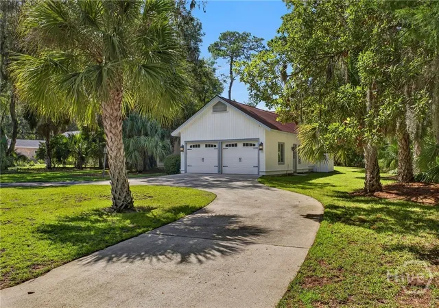 Photo 3 of Single family home for sale at 5 Magnolia Xing, Savannah, GA 31411 | MLS# SA363587 | Listing updated on 2026-10-05