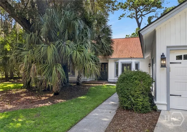 Photo 4 of Single family home for sale at 5 Magnolia Xing, Savannah, GA 31411 | MLS# SA363587 | Listing updated on 2026-10-05