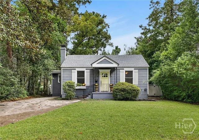Photo 2 of Single family home for sale at 316 E 57th Street, Savannah, GA 31405 | MLS# SA365805 | Listing updated on 2026-10-09