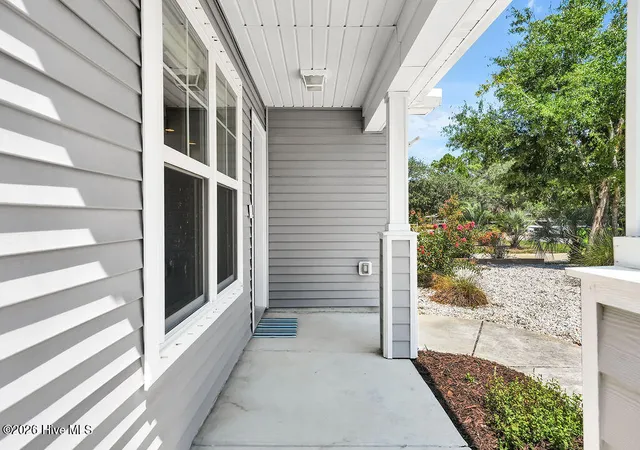 Photo 3 of Single family home for sale at 127 Northeast 15th St, Oak Island, NC 28465 | MLS# 100601581 | Listing updated on 2026-09-09