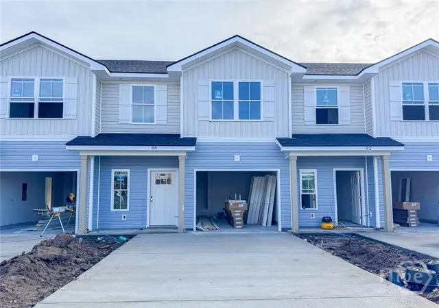 Townhouse for sale at 88 Lincoln Ln, Hinesville, GA 31313 | MLS# SA362019