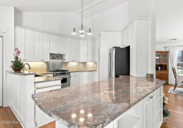 Photo 4 of Single family home for sale at 2119 Royal Pines Dr, New Bern, NC 28560 | MLS# 100601965 | Listing updated on 2026-09-08
