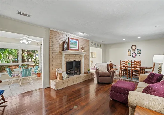 Photo 3 of Single family home for sale at 2 Bowline Ct, Savannah, GA 31411 | MLS# SA364245 | Listing updated on 2026-09-10