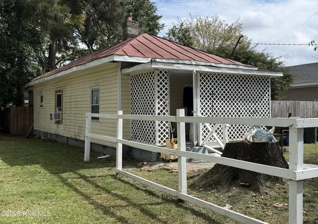 Single family home for sale at 911 Washington St E, Wilson, NC 27893 | MLS# 100604778