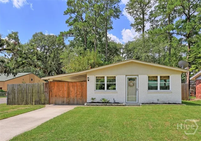 Photo 1 of Single family home for sale at 2332 Bona Bella Ave, Savannah, GA 31406 | MLS# SA360158 | Listing updated on 2026-09-11