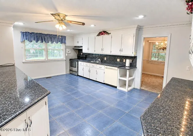 Photo 4 of Single family home for sale at 604 Eleanor St, Greenville, NC 27858 | MLS# 100546960 | Listing updated on 2026-09-08