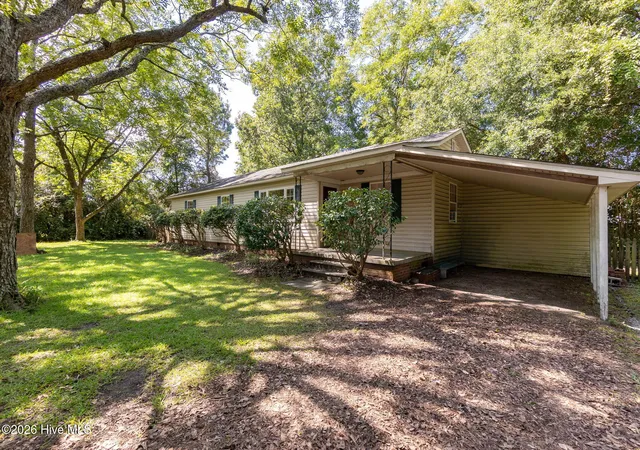 Photo 2 of Single family home for sale at 101 S Jackson Dr, Havelock, NC 28532 | MLS# 100602273 | Listing updated on 2026-09-30