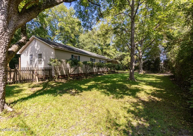 Photo 3 of Single family home for sale at 101 S Jackson Dr, Havelock, NC 28532 | MLS# 100602273 | Listing updated on 2026-09-30