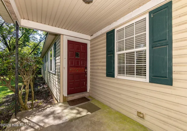Photo 4 of Single family home for sale at 101 S Jackson Dr, Havelock, NC 28532 | MLS# 100602273 | Listing updated on 2026-09-30