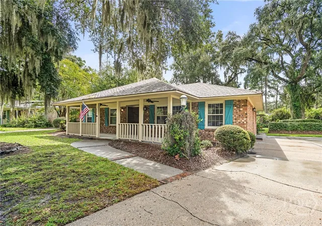 Photo 2 of Single family home for sale at 2421 Dolphin Dr, Savannah, GA 31406 | MLS# SA364276 | Listing updated on 2026-09-11