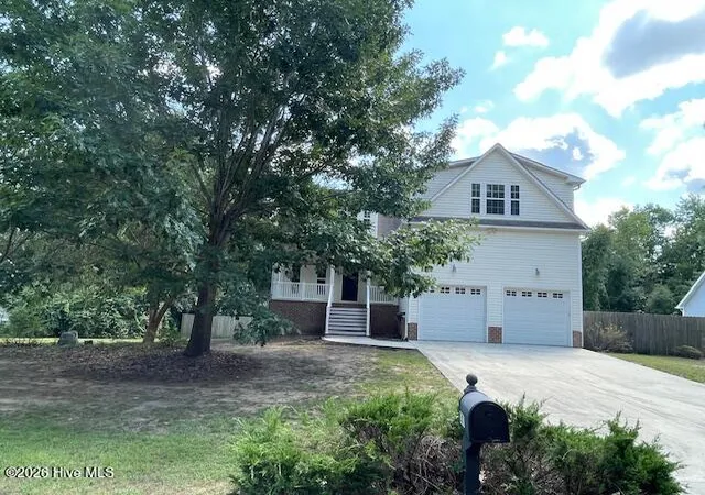 Photo 2 of Single family home for sale at 305 Hickory Ln, Hampstead, NC 28443 | MLS# 100601737 | Listing updated on 2026-09-14