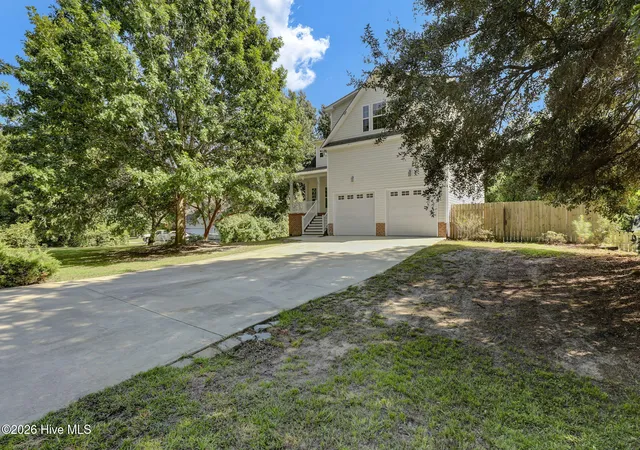 Photo 3 of Single family home for sale at 305 Hickory Ln, Hampstead, NC 28443 | MLS# 100601737 | Listing updated on 2026-09-14
