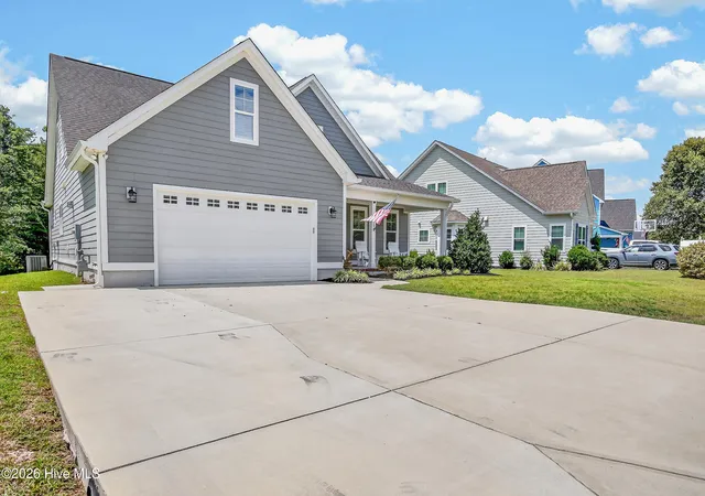 Photo 3 of Single family home for sale at 712 Lanyard Dr, Newport, NC 28570 | MLS# 100600662 | Listing updated on 2026-09-22