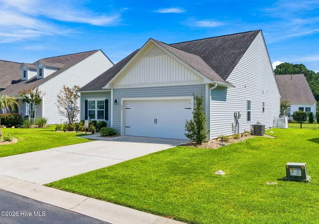 Photo 3 of Single family home for sale at 330 Snow Drop Ct NW, Calabash, NC 28467 | MLS# 100601305 | Listing updated on 2026-09-17