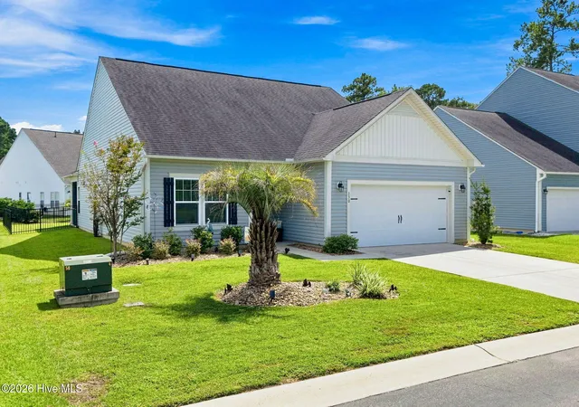 Photo 3 of Single family home for sale at 330 Snow Drop Ct Nw, Calabash, NC 28467 | MLS# 100601305 | Listing updated on 2026-09-17