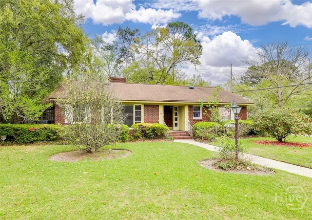 Photo 2 of Single family home for sale at 48 E 61st Street, Savannah, GA 31405 | MLS# SA351855 | Listing updated on 2026-09-10