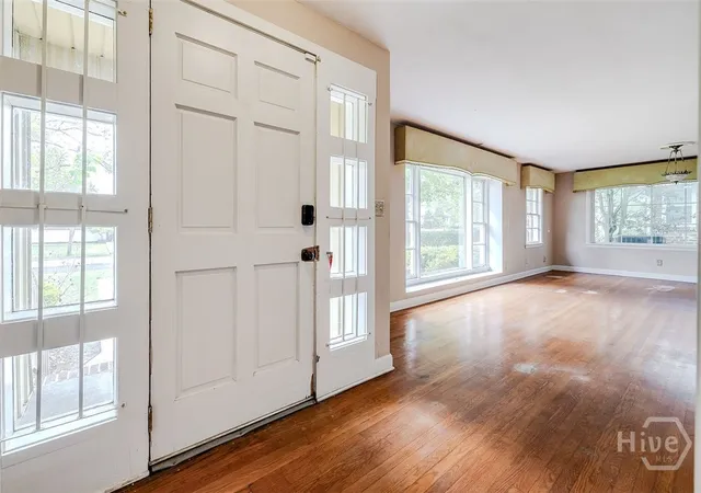 Photo 3 of Single family home for sale at 48 E 61st Street, Savannah, GA 31405 | MLS# SA351855 | Listing updated on 2026-09-10
