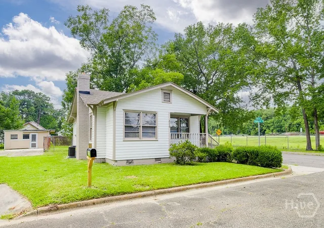 Photo 2 of Single family home for sale at 2119 Hobson Ave, Savannah, GA 31405 | MLS# SA365994 | Listing updated on 2026-10-07