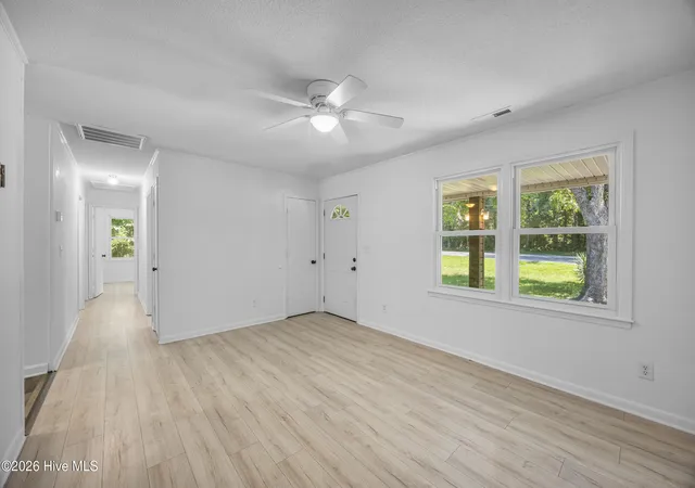 Photo 4 of Single family home for sale at 505 E Coston Rd, Burgaw, NC 28425 | MLS# 100601025 | Listing updated on 2026-09-14