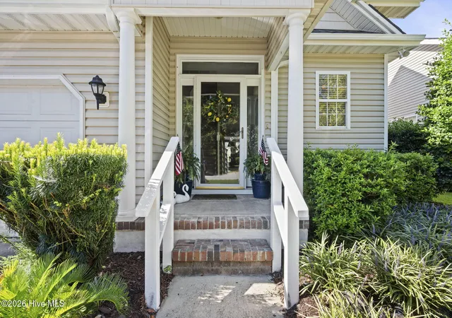 Listing Photo 4 - Condo for sale in building located at 533 Vlg Grn Dr, Morehead City, NC 28557 - Unit #B