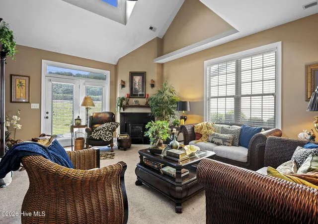 Listing Photo 5 - Condo for sale in building located at 533 Vlg Grn Dr, Morehead City, NC 28557 - Unit #B