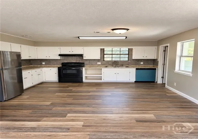 Photo 2 of Single family home for sale at 792 Wildwood Dr, Hinesville, GA 31313 | MLS# SA366290 | Listing updated on 2026-10-12