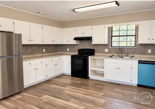 Photo 3 of Single family home for sale at 792 Wildwood Dr, Hinesville, GA 31313 | MLS# SA366290 | Listing updated on 2026-10-12